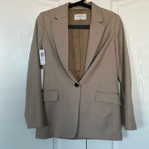 NWT Aritzia Babaton blazer
